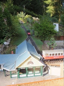 mini-a-thÃ¼r Bergbahn.JPG