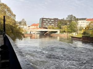 Halle entlang der Saale 10.JPG