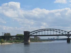 3 Panoramafahrt Rhein Köln.jpg