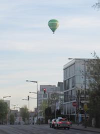 Ballon über Köln Müngersdorf.JPG