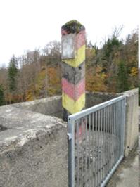 Grenzpfahl Eckerstaumauer.JPG