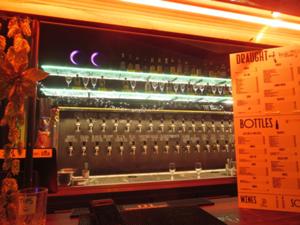 Bierbar überm Biermuseum Brüssel.JPG