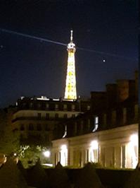 Eiffelturm bei Nacht 2026.jpg